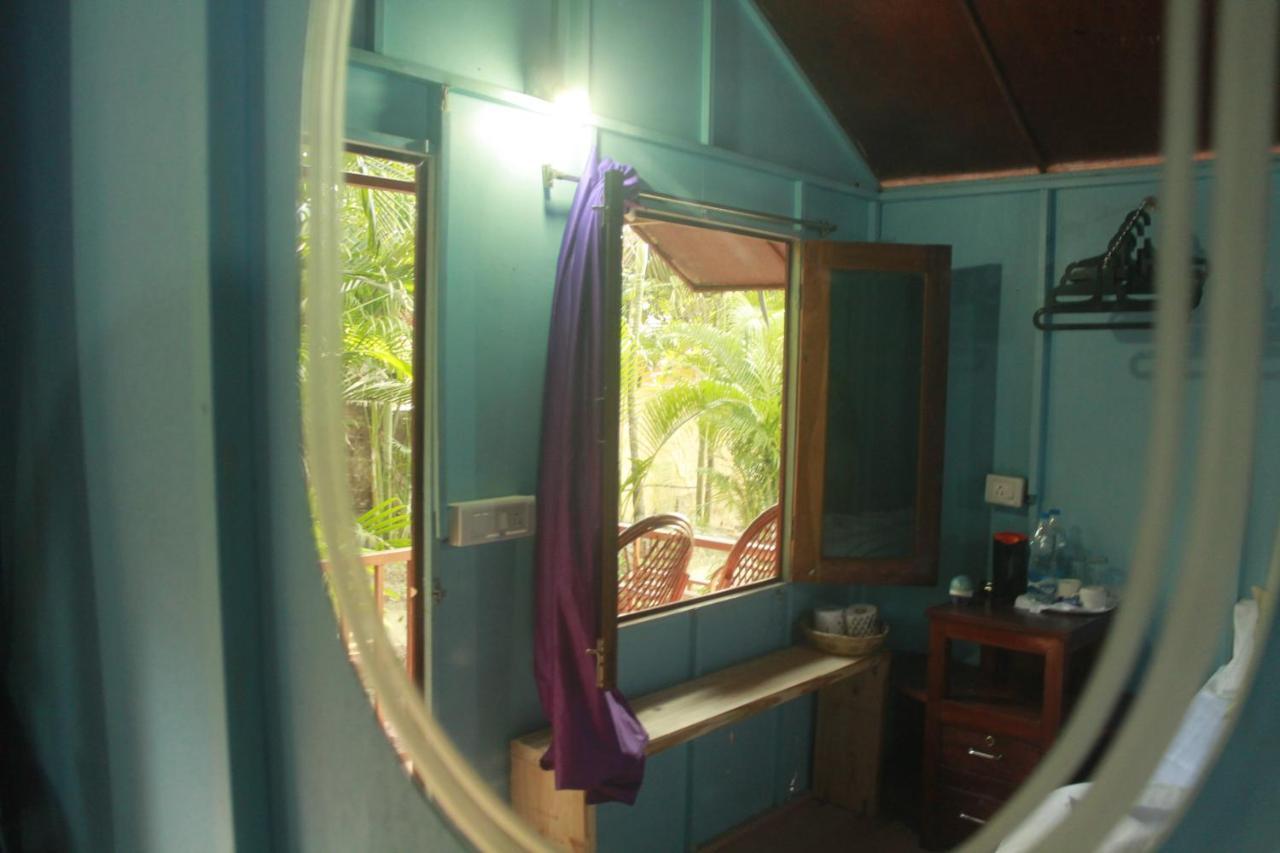 Sea Bird Beach Cafe & Cottages Морджим Екстериор снимка