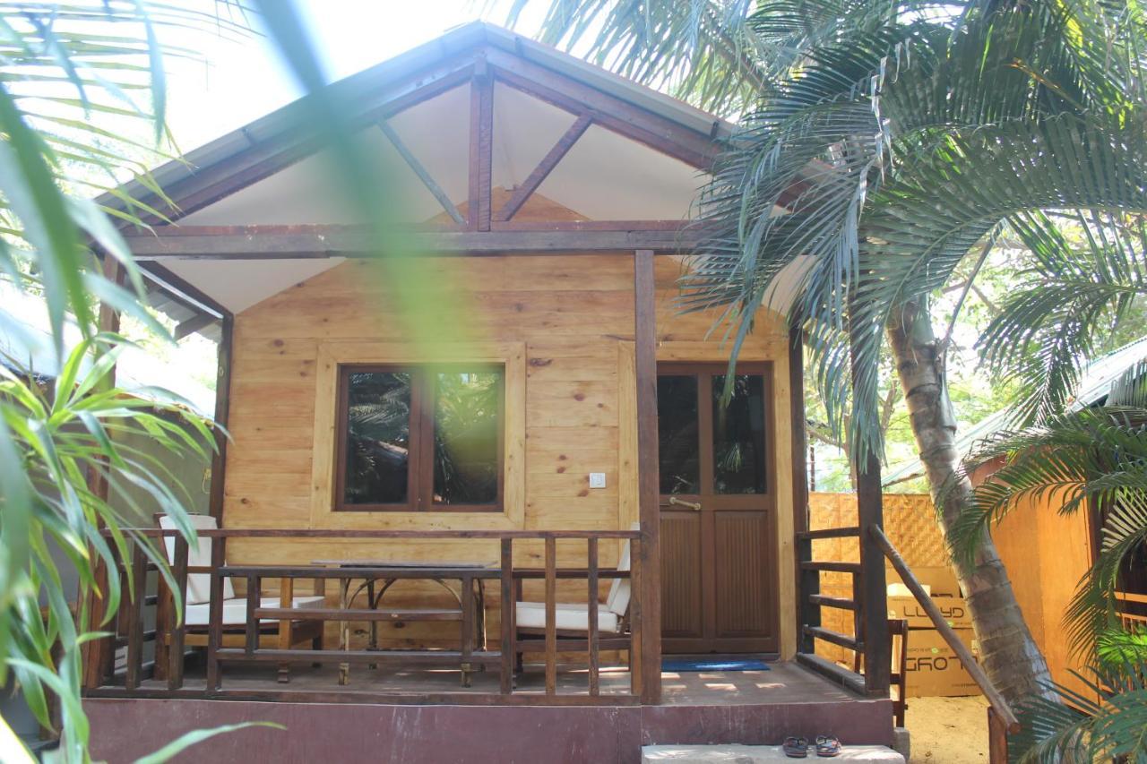Sea Bird Beach Cafe & Cottages Морджим Екстериор снимка