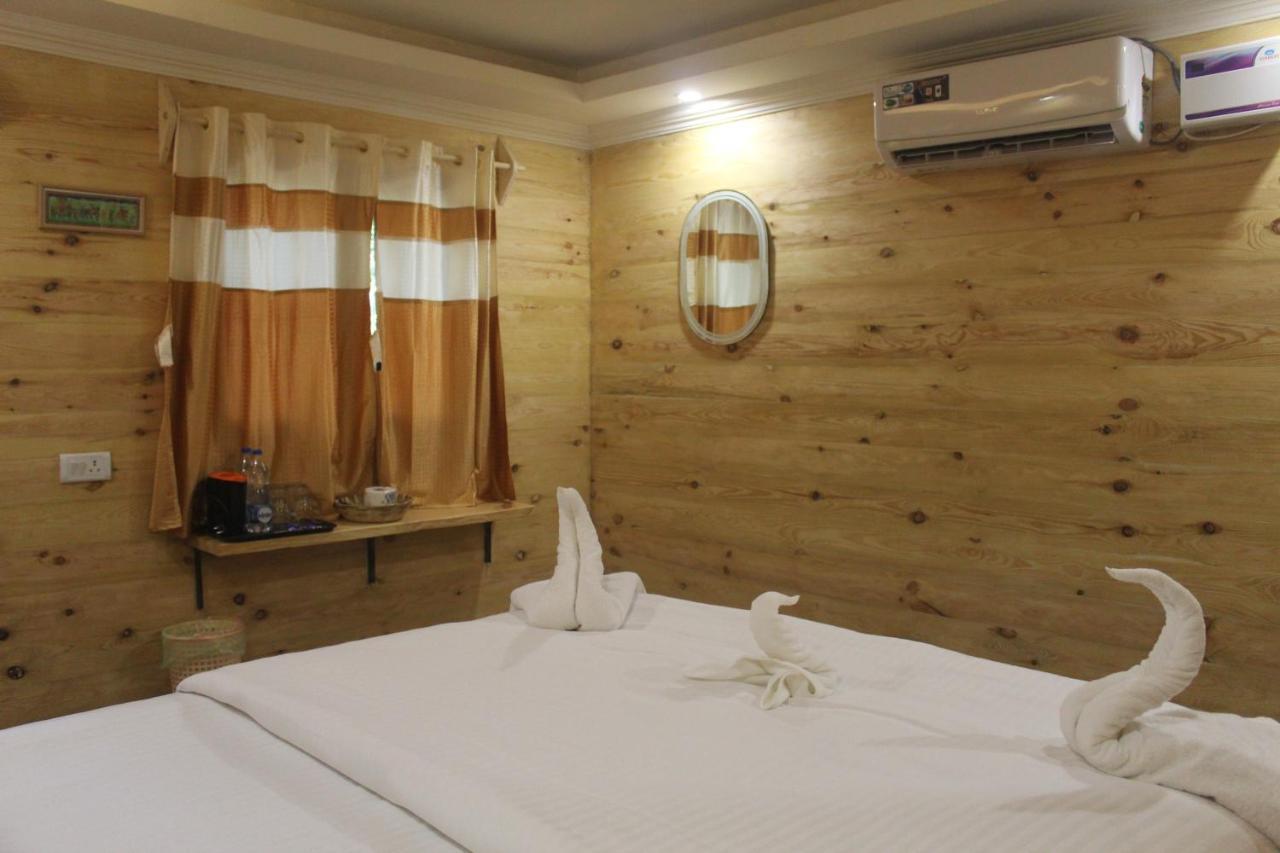 Sea Bird Beach Cafe & Cottages Морджим Екстериор снимка